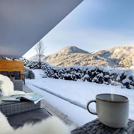 Neumayer's Lejlighed