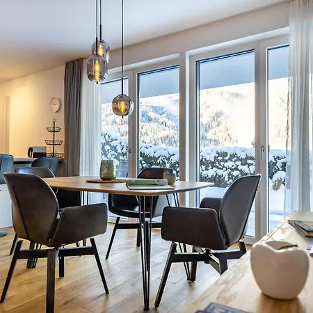 Neumayer's * Flachau