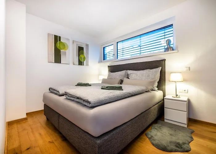 Neumayer's * Flachau